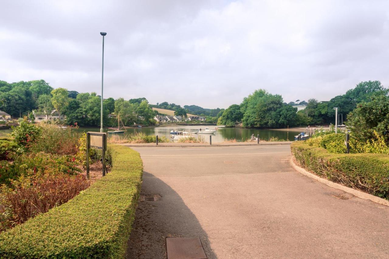 Riverside Apartment With Views And Parking キングスブリッジ エクステリア 写真